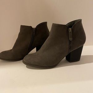 Style & Co. Masrinaa Women's Navy Blue Boots Suede 6.5M VG Condition See Photo's